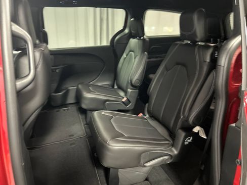 New 2027 Chrysler Pacifica Select w/ Family Tech Group FWD image 21