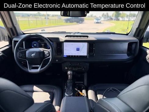 Used 2025 Ford Bronco Badlands w/ Sasquatch Package AWD/4WD image 7