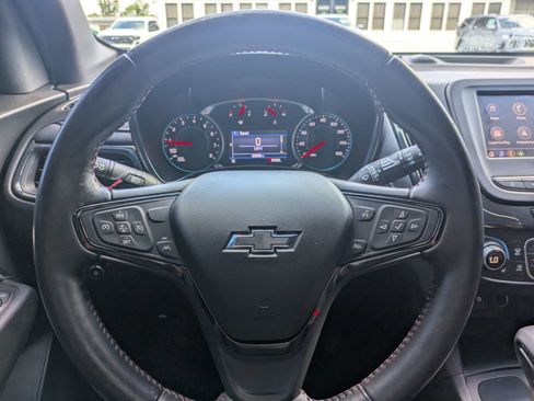 Used 2022 Chevrolet Equinox RS FWD image 21