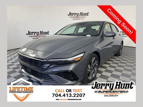 Used 2025 Hyundai Elantra SEL FWD image 1