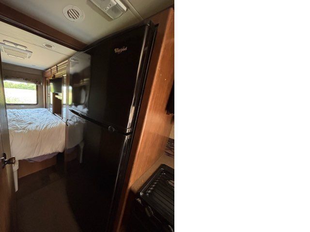 Used 2013 Ford F550 Luxury w/ Payload Upgrade Pkg RWD image 50