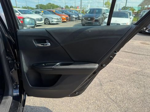 Used 2015 Honda Accord EX image 26