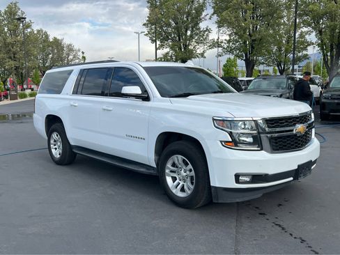 Used 2018 Chevrolet Suburban LT image 5