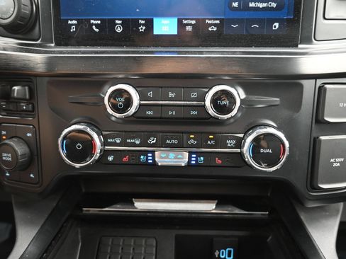 Used 2024 Ford F250 Lariat w/ Lariat Ultimate Package AWD/4WD image 17