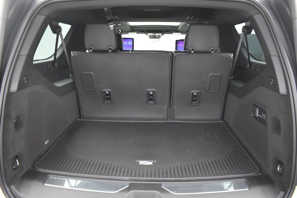 Certified 2026 Cadillac Escalade ESV Sport w/ Touring Package AWD/4WD image 33
