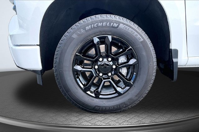 Used 2026 Chevrolet Silverado 1500 RST AWD/4WD image 32