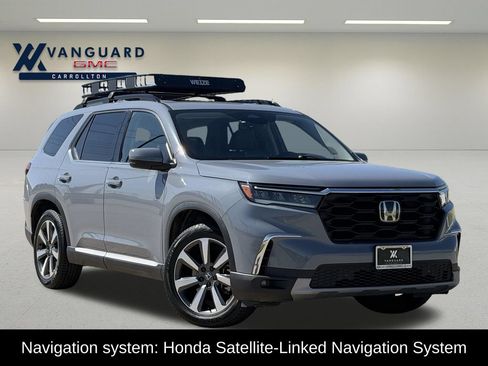Used 2025 Honda Pilot Touring image 2