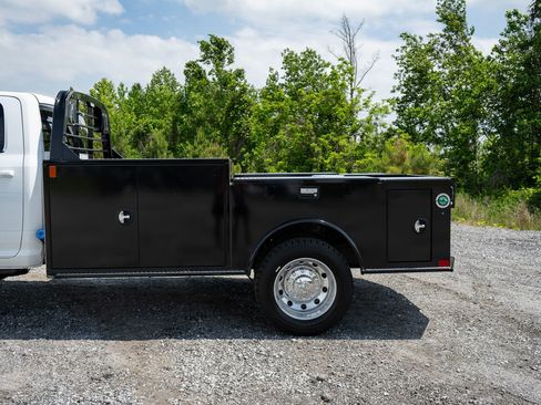 New 2026 RAM 4500 4x4 Crew Cab DRW w/ Laramie Trim Package image 15