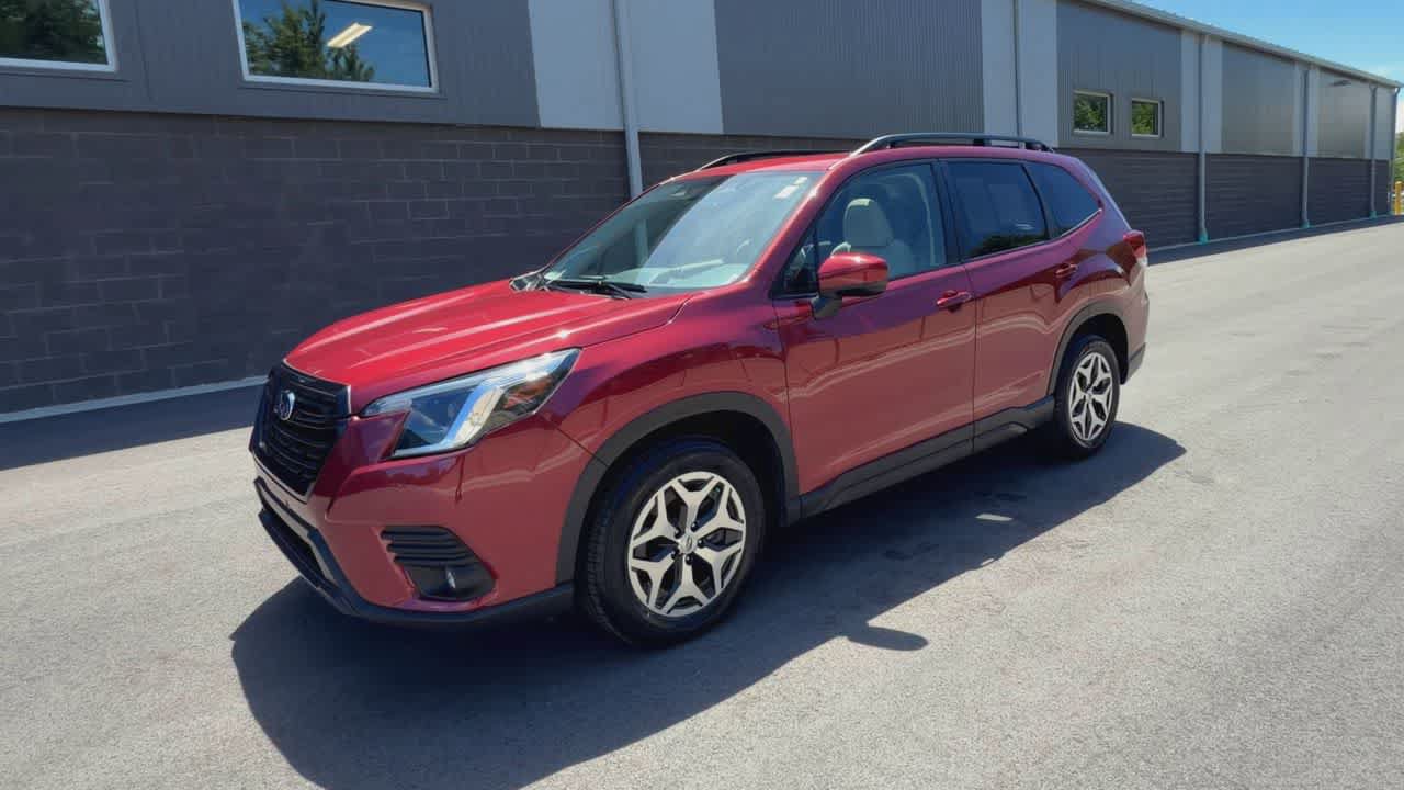 Used 2024 Subaru Forester Premium AWD/4WD image 3