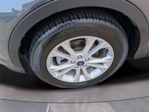 Used 2019 Ford Escape SE image 11