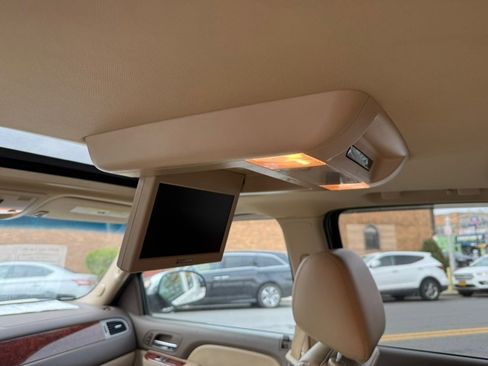 Used 2014 Chevrolet Tahoe LTZ image 12