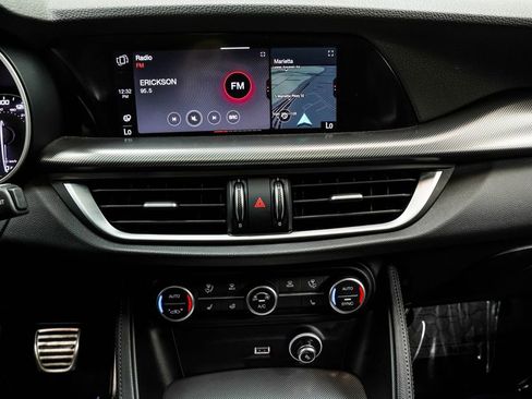 Used 2023 Alfa Romeo Stelvio Veloce image 27