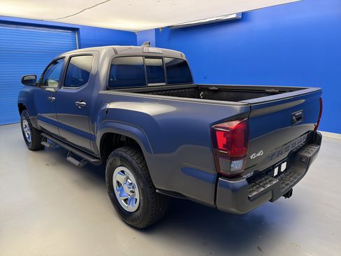 Used 2021 Toyota Tacoma SR AWD/4WD image 5