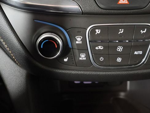 Used 2020 Chevrolet Equinox Premier image 43