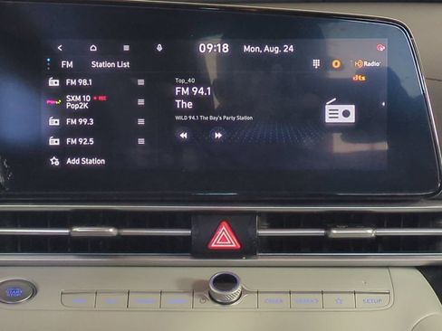 Used 2025 Hyundai Elantra Limited FWD image 19