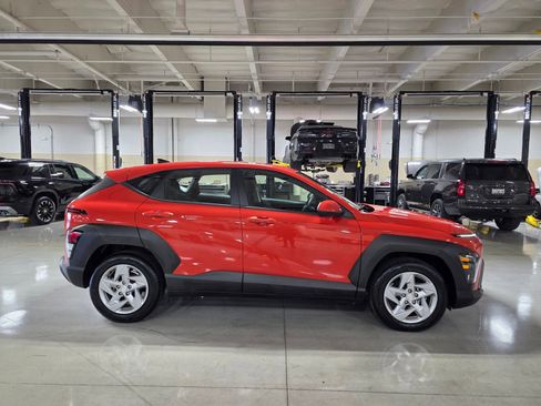 Certified 2024 Hyundai Kona SE FWD image 8