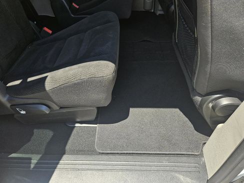 Used 2019 Dodge Grand Caravan SE FWD image 29