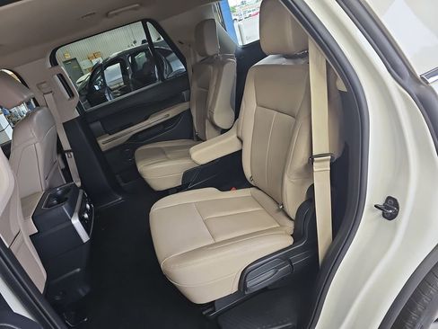 Used 2022 Ford Expedition XLT RWD image 14