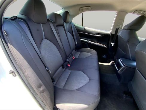 Used 2021 Toyota Camry LE FWD image 19