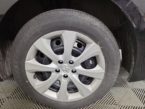 Used 2024 Toyota Corolla LE FWD image 11