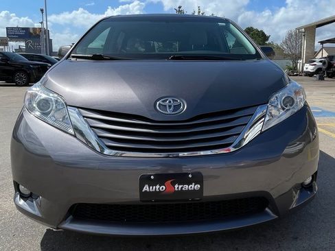Used 2015 Toyota Sienna XLE w/ XLE Navigation Package image 8