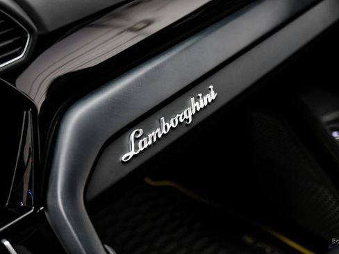 Used 2021 Lamborghini Urus image 75