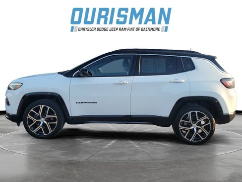 Used 2024 Jeep Compass Limited w/ Elite Group AWD/4WD image 3