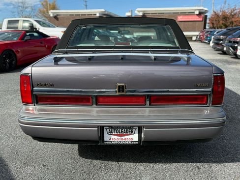 Used 1995 Lincoln Town Car Cartier RWD image 8