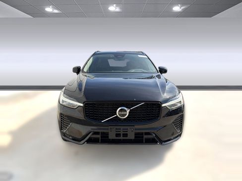 Used 2025 Volvo XC60 B5 Plus image 6