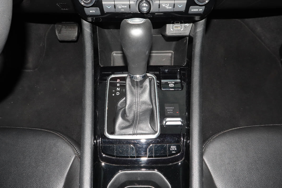 Used 2025 Jeep Compass Limited AWD/4WD image 10
