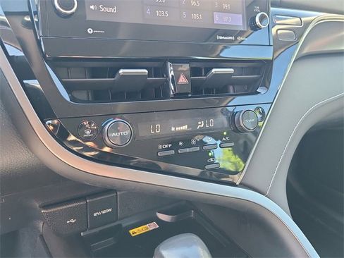 Used 2023 Toyota Camry XSE image 33