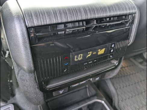 Used 2024 Jeep Wagoneer Series III w/ Convenience Group I AWD/4WD image 18