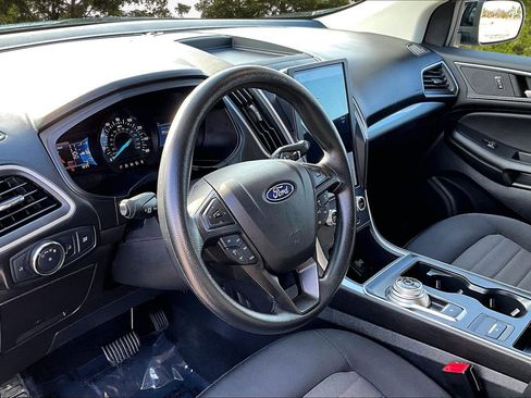 Certified 2022 Ford Edge SE w/ Black Appearance Package image 18