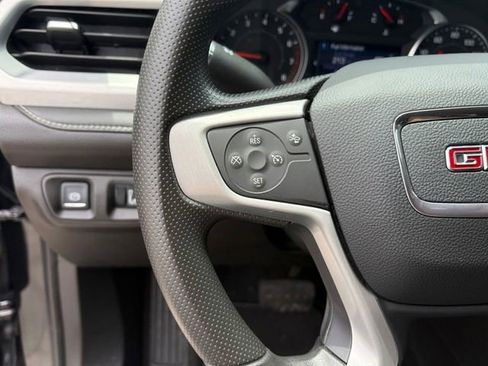 Certified 2023 GMC Acadia SLE w/ Driver Convenience Package FWD image 5