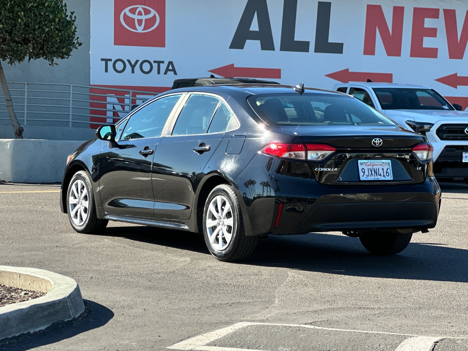 Used 2024 Toyota Corolla LE FWD image 3