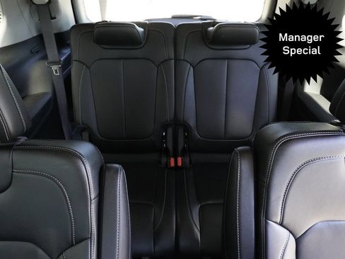 Used 2022 Jeep Grand Cherokee L Limited w/ Black Appearance Package AWD/4WD image 31