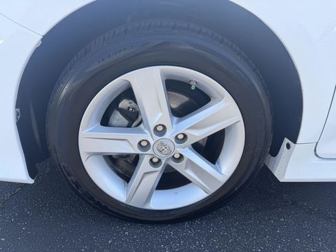 Used 2012 Toyota Camry SE w/ Convenience Pkg image 9