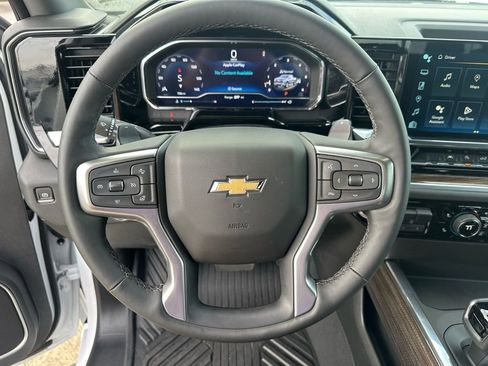 Used 2025 Chevrolet Silverado 1500 LT w/ Z71 Off-Road Package image 10