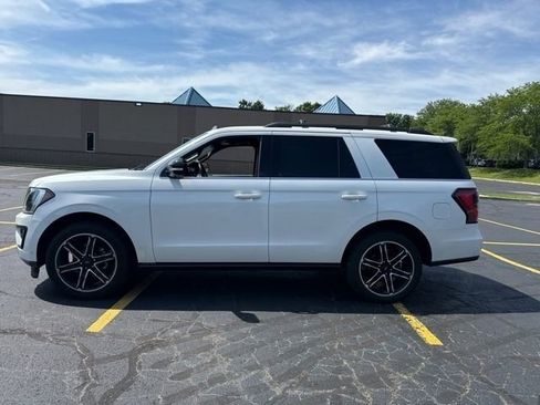 Used 2020 Ford Expedition Limited w/ Equipment Group 303A AWD/4WD image 2