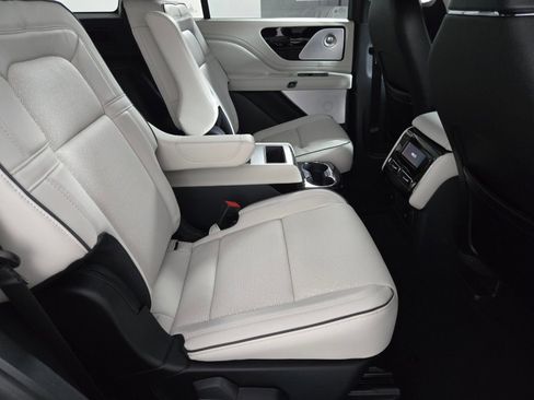 New 2026 Lincoln Aviator Black Label w/ Dynamic Handling Package AWD/4WD image 19