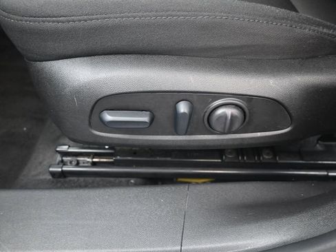 Used 2025 Chevrolet Malibu LT FWD image 13