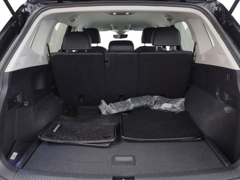 Used 2023 Volkswagen Tiguan SE image 17