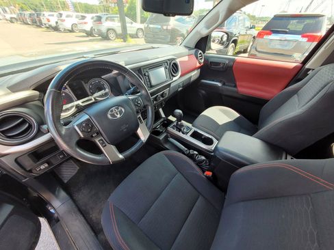 Used 2019 Toyota Tacoma 4x4 Double Cab image 26
