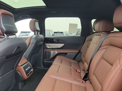 New 2026 Lincoln Nautilus Reserve image 13