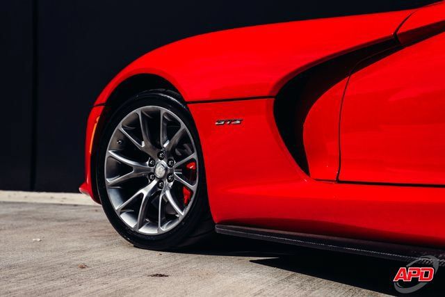 Used 2013 SRT Viper GTS w/ GTS Laguna Interior Pkg RWD image 30