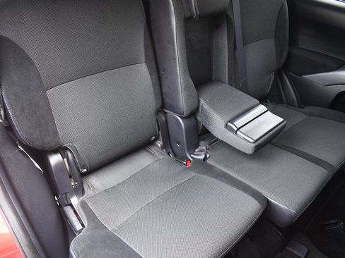 Used 2012 Mitsubishi Outlander SE AWD/4WD image 28