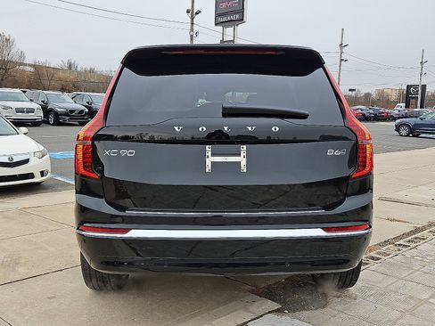 New 2026 Volvo XC90 B6 Plus w/ Protection Package Premier AWD/4WD image 5