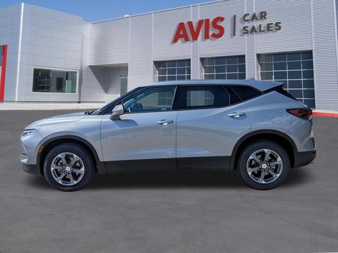 Used 2025 Chevrolet Blazer LT AWD/4WD image 10