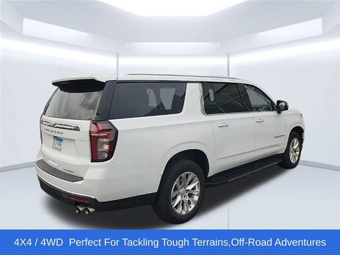 Used 2021 Chevrolet Suburban Premier w/ Premium Package AWD/4WD image 3