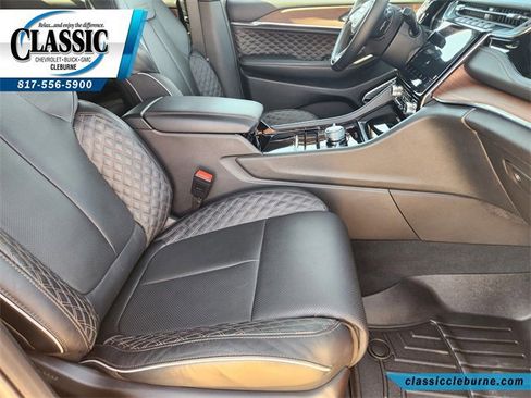 Used 2025 Jeep Grand Cherokee L Summit w/ Advanced Protech Group IV image 14